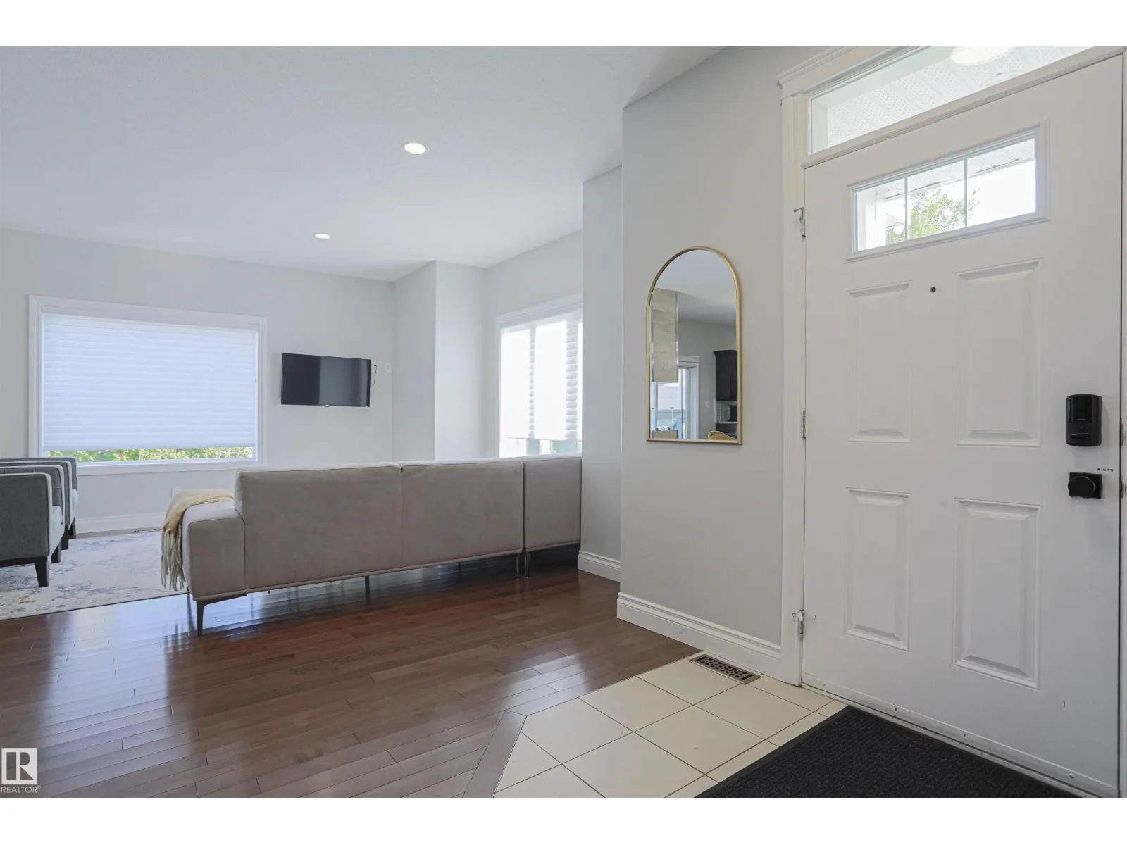 8804 100 ST NW