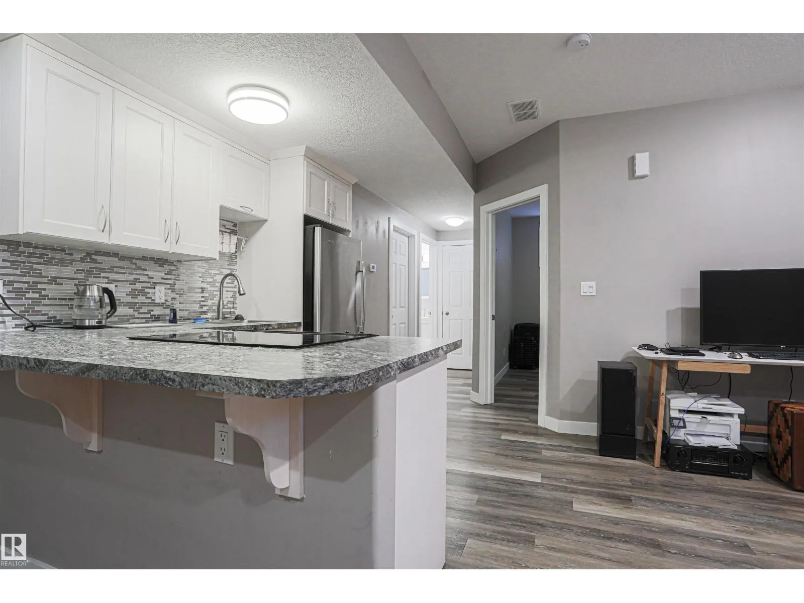 8804 100 ST NW