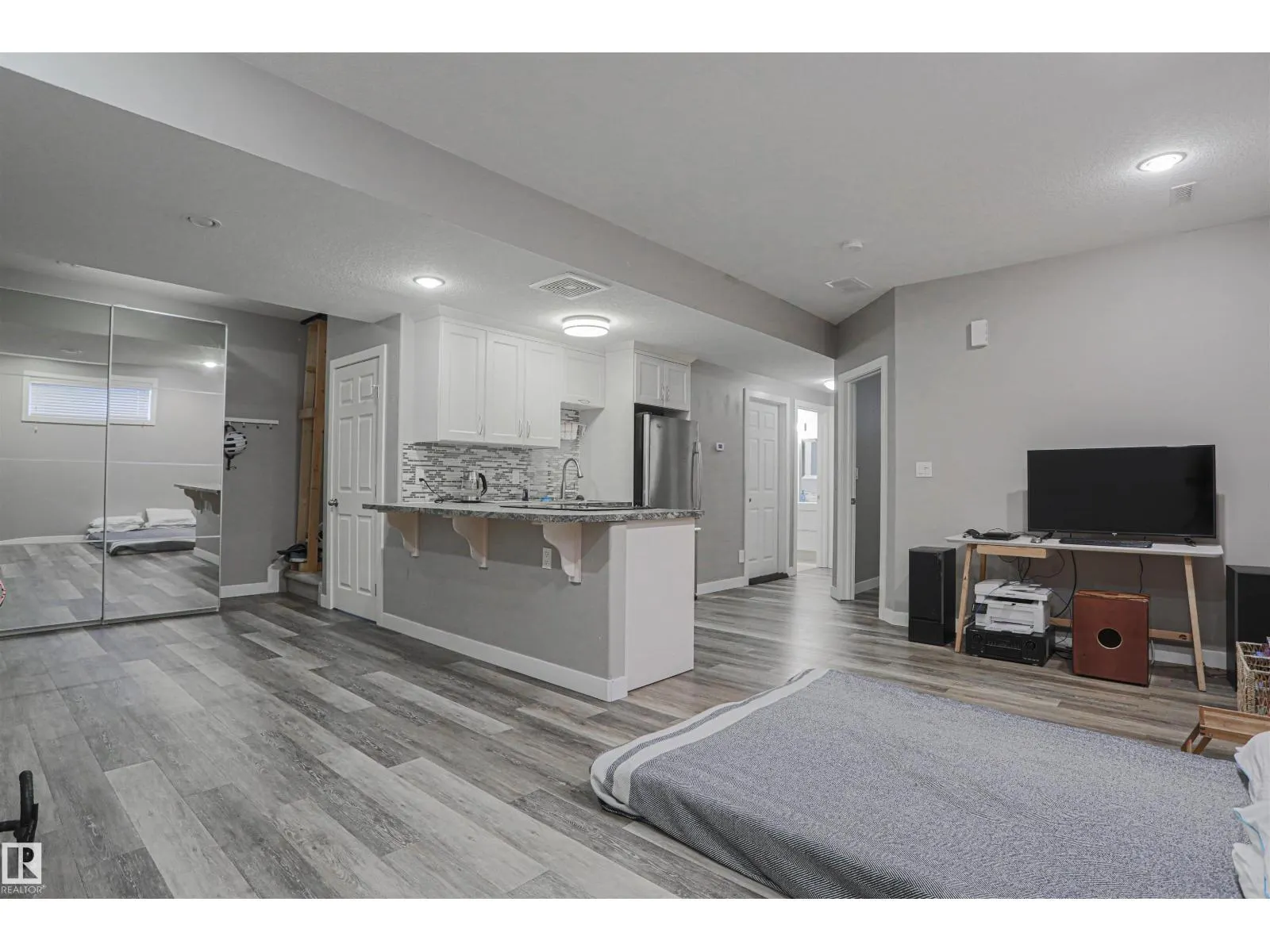 8804 100 ST NW