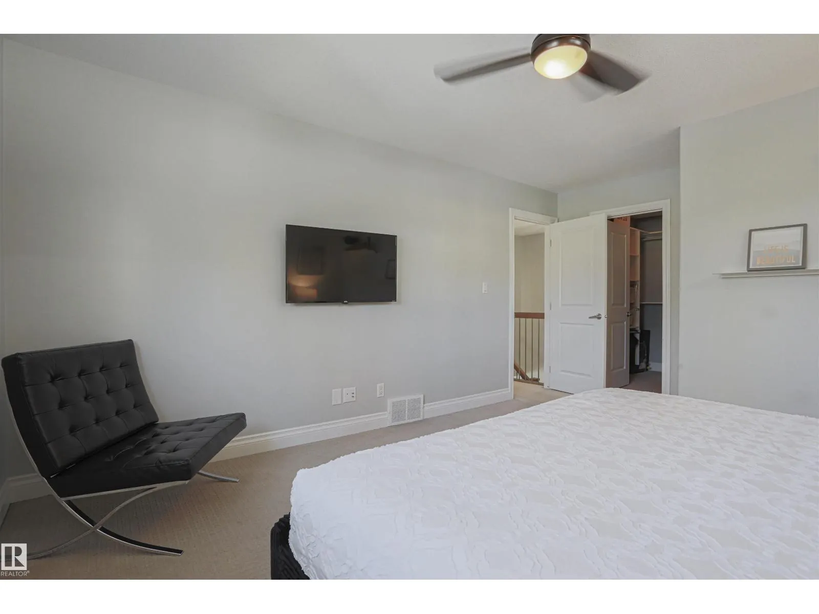8804 100 ST NW