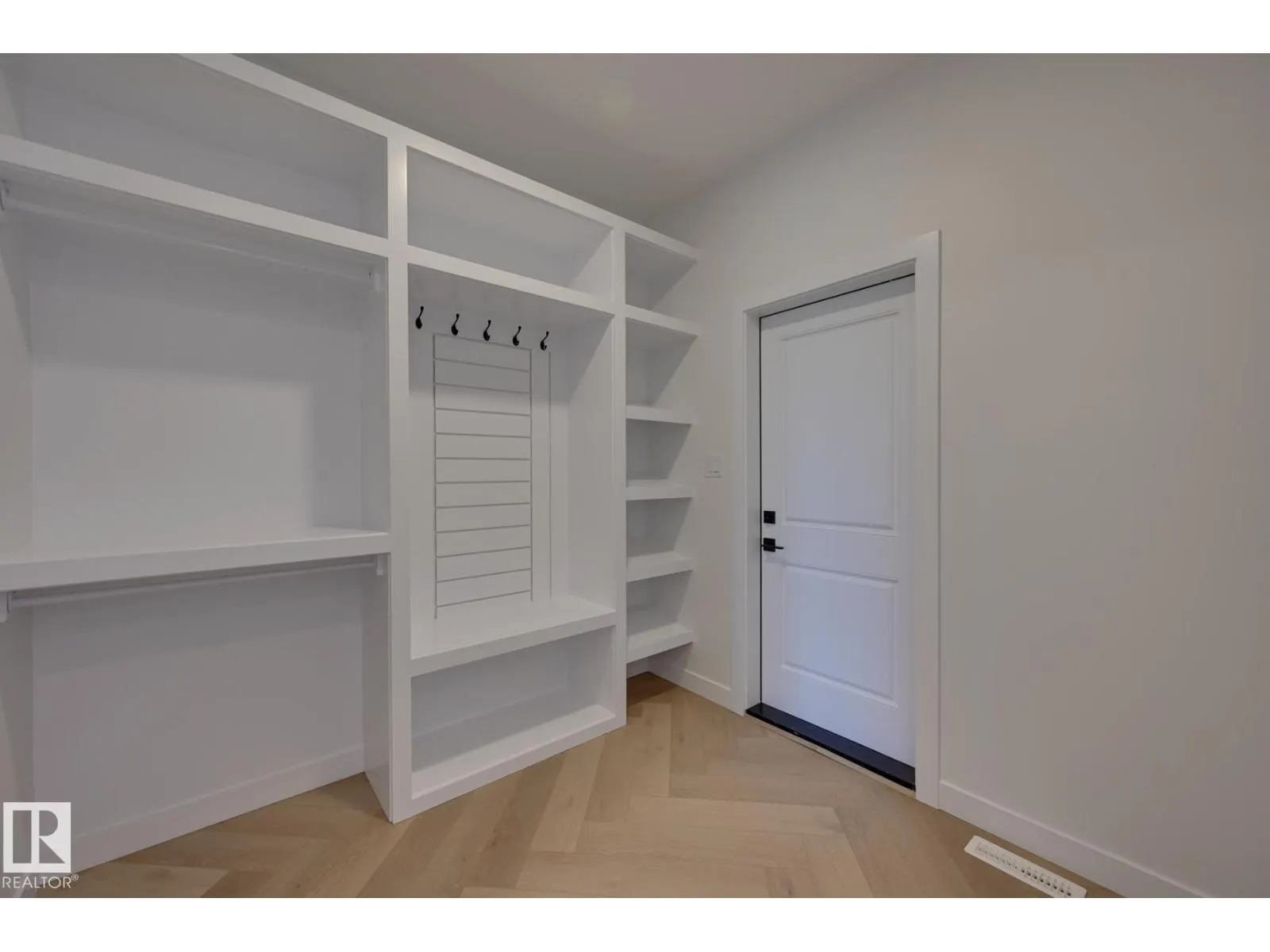 88 ELDRIDGE PT