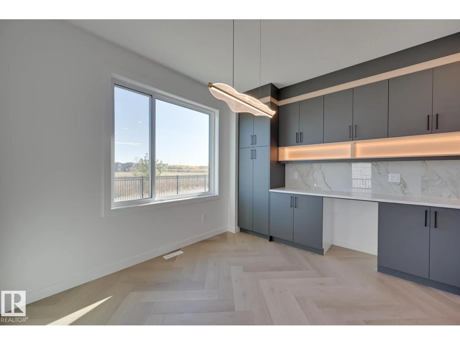 88 ELDRIDGE PT