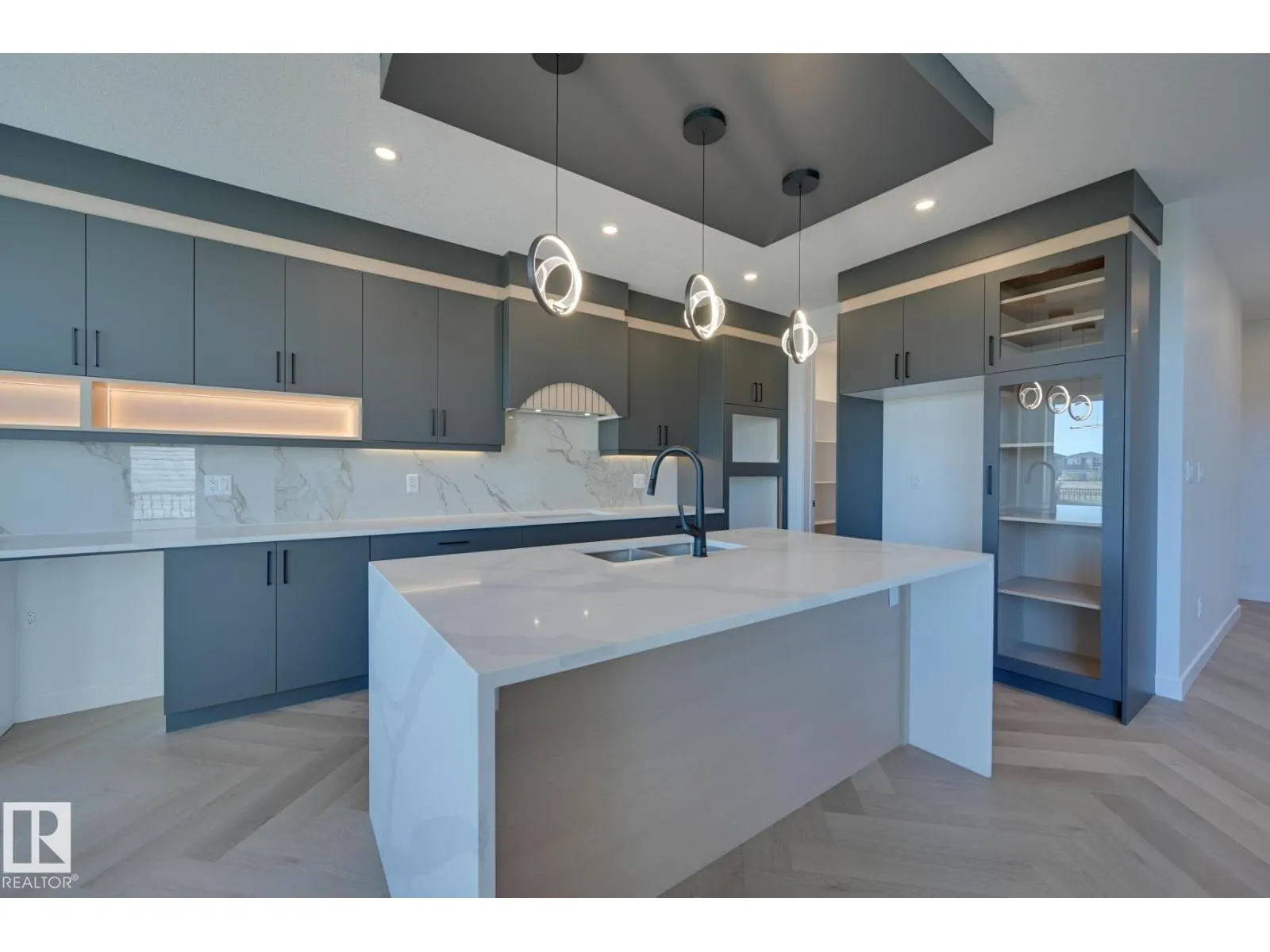 88 ELDRIDGE PT