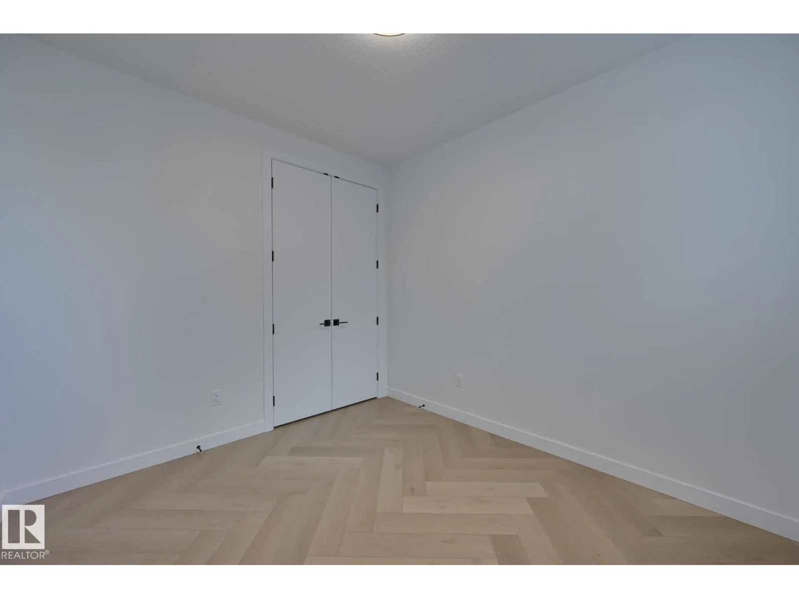 88 ELDRIDGE PT