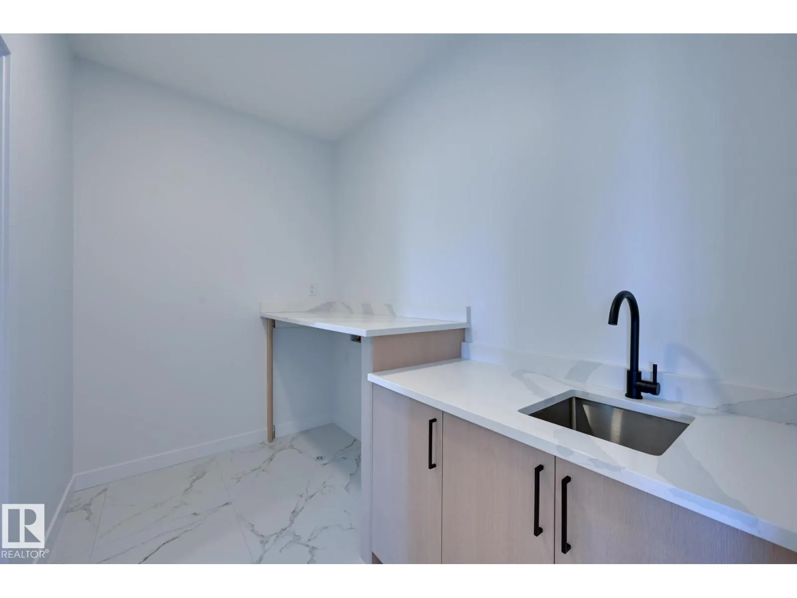 88 ELDRIDGE PT