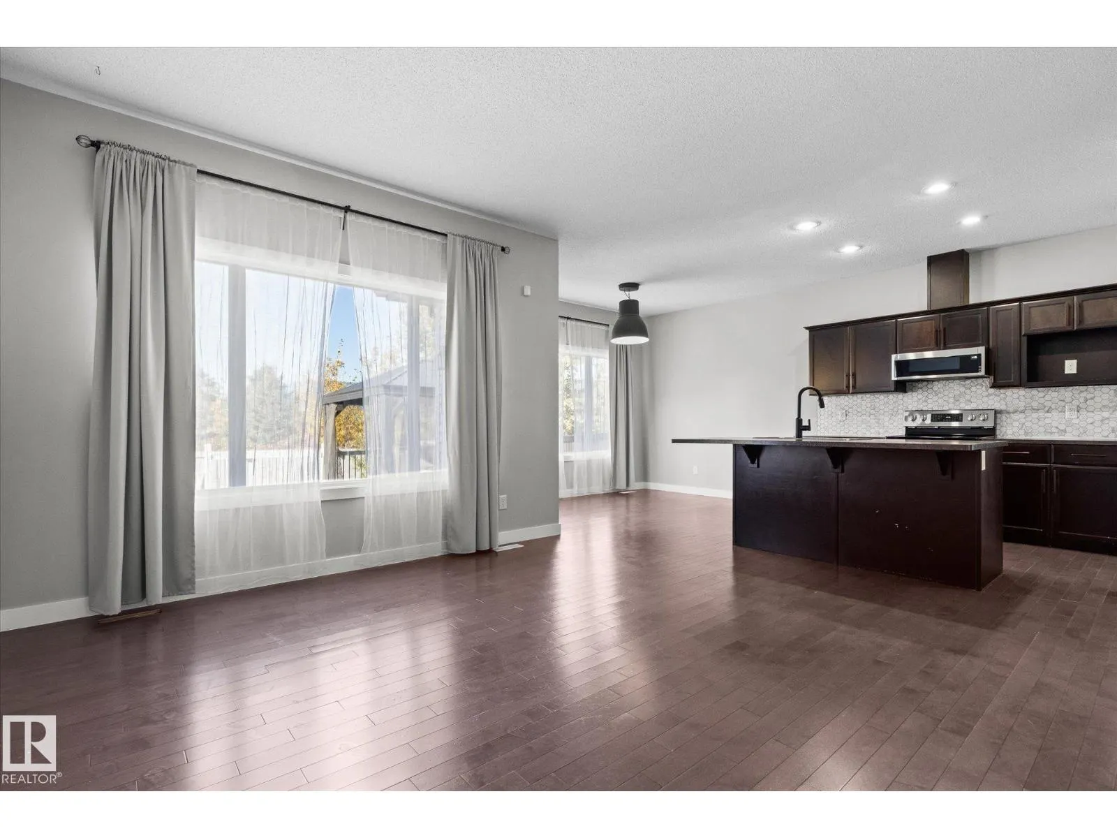 41 MEADOWLAND CR