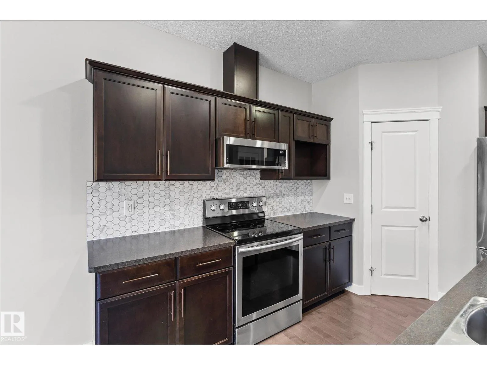 41 MEADOWLAND CR