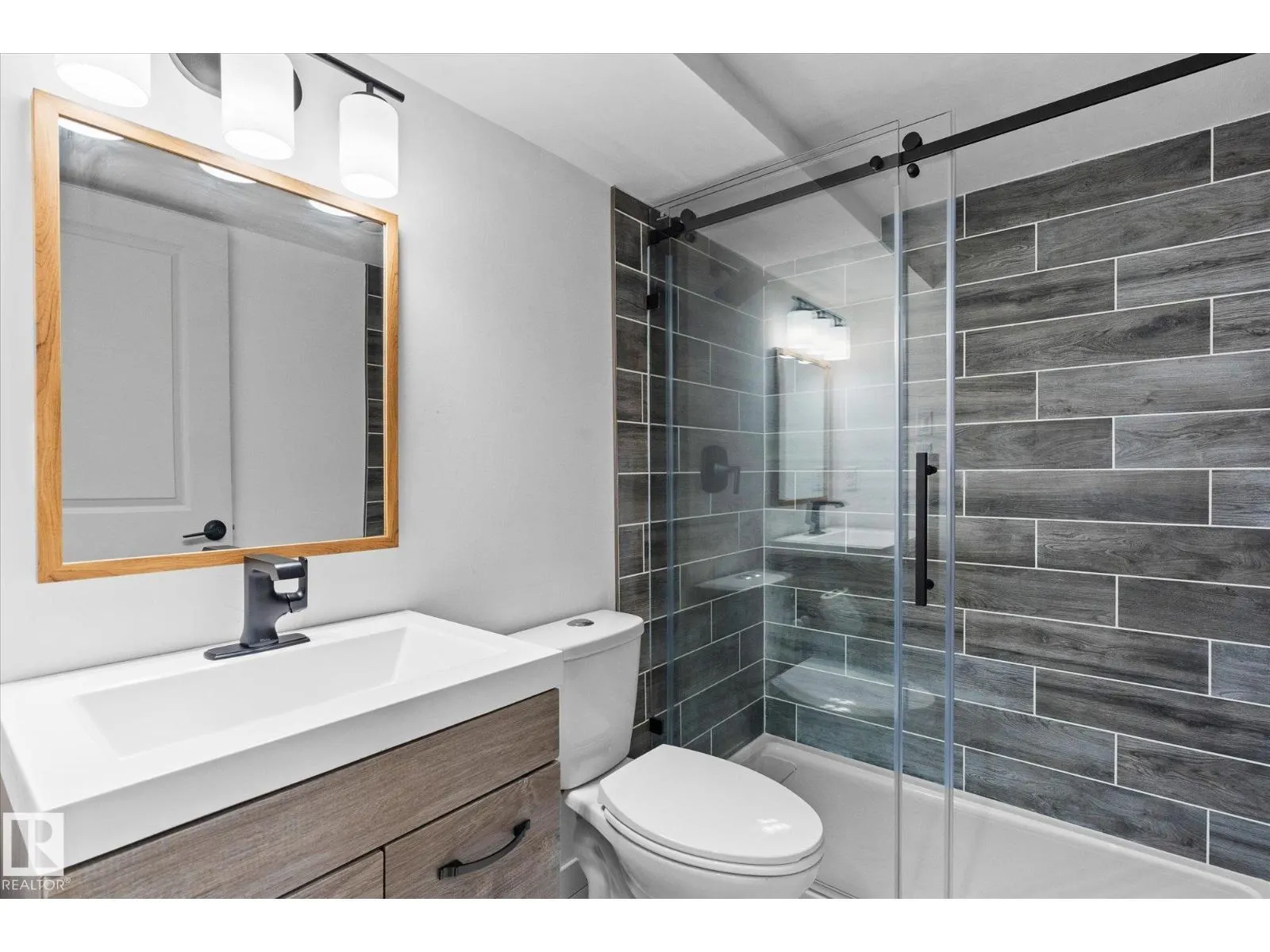 41 MEADOWLAND CR