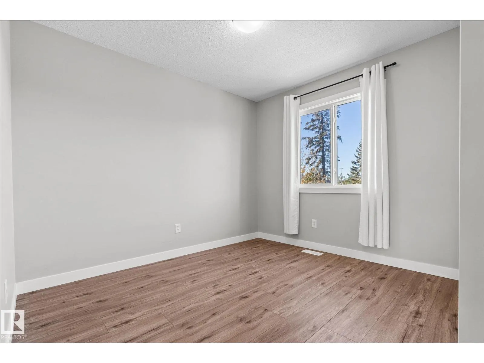 41 MEADOWLAND CR