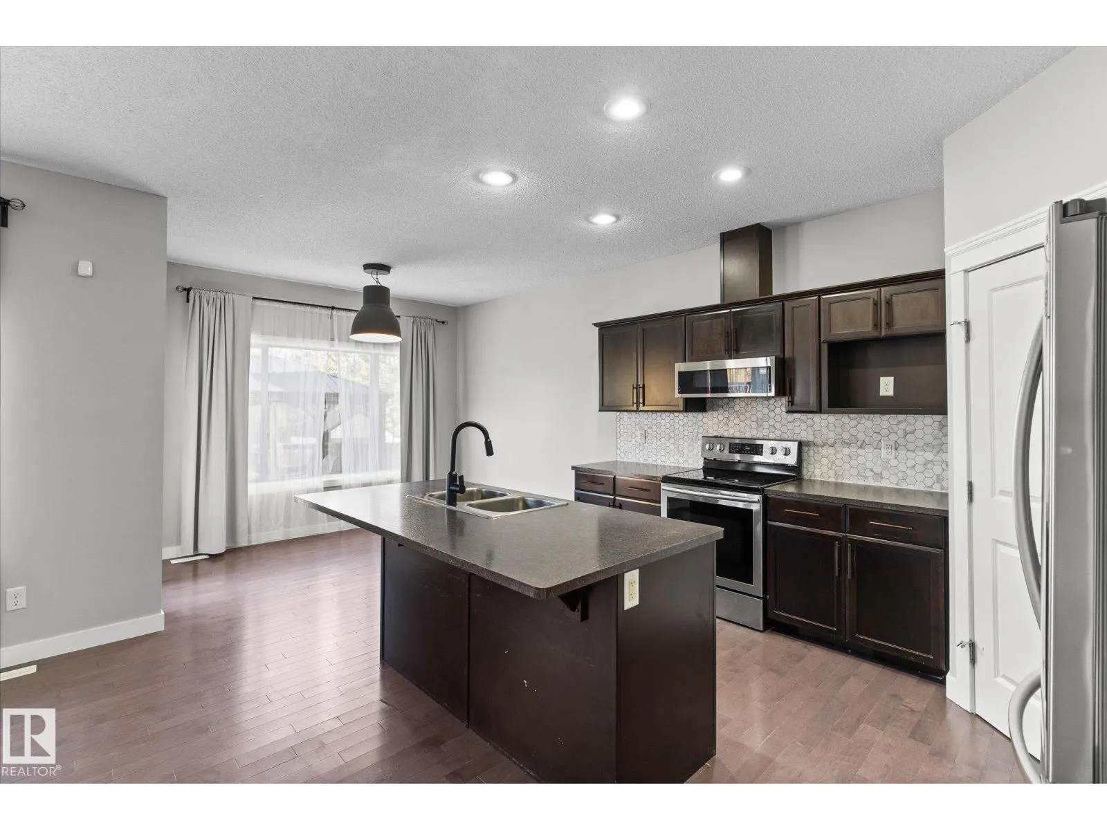 41 MEADOWLAND CR