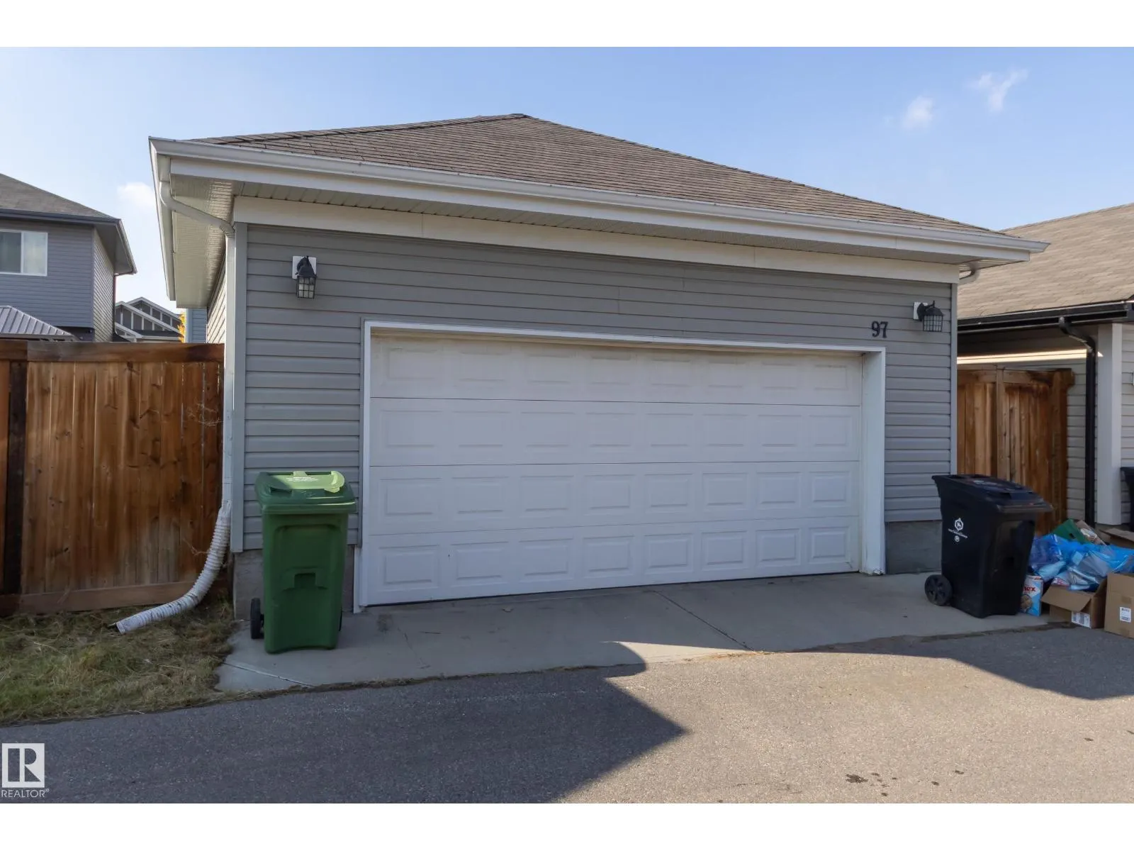 97 Santana Crescent