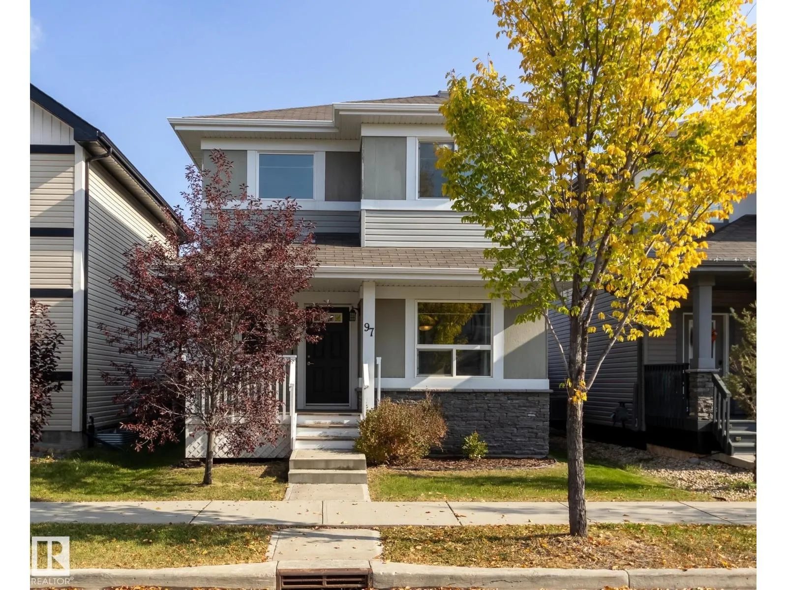97 Santana Crescent
