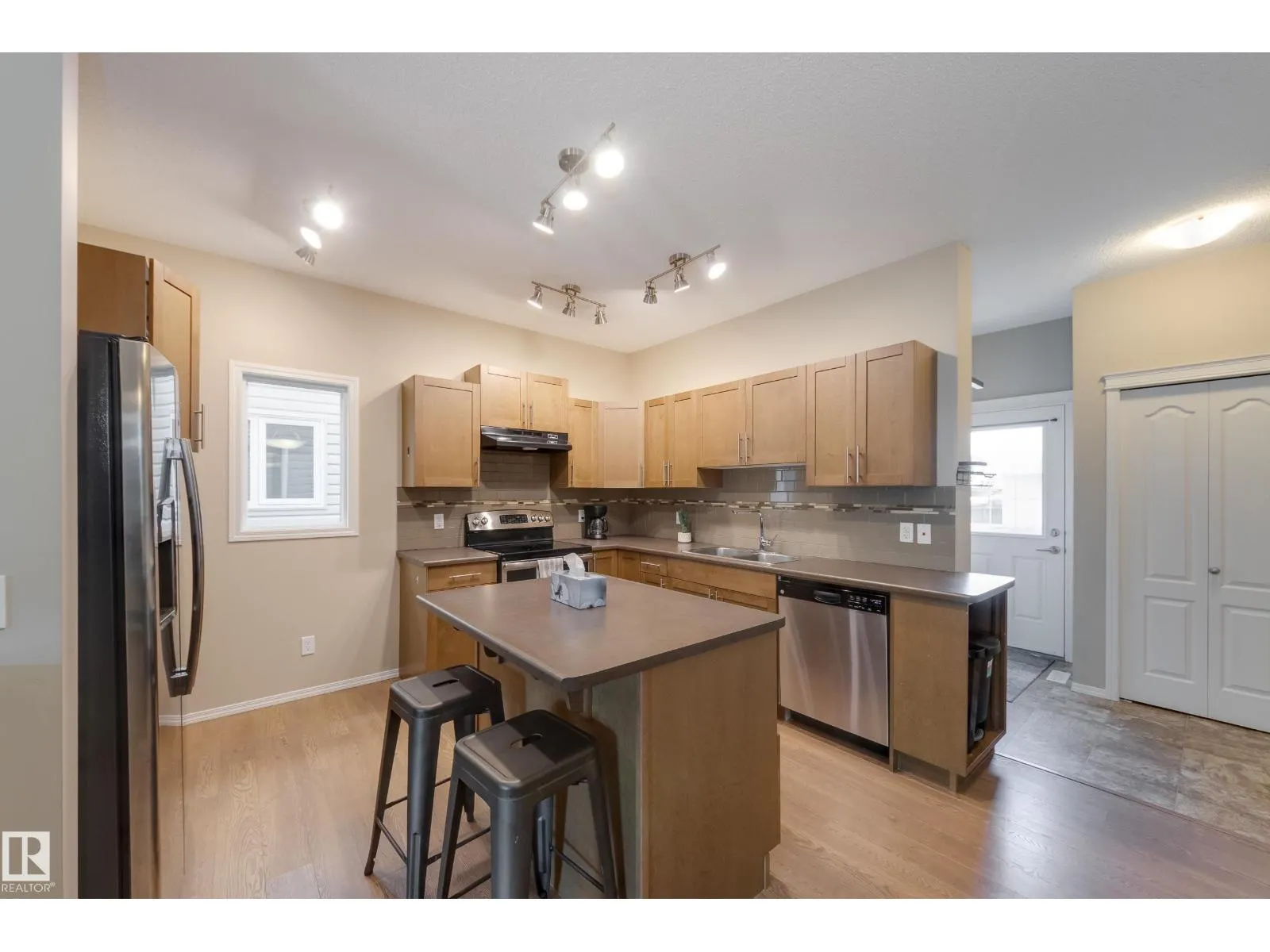 97 Santana Crescent