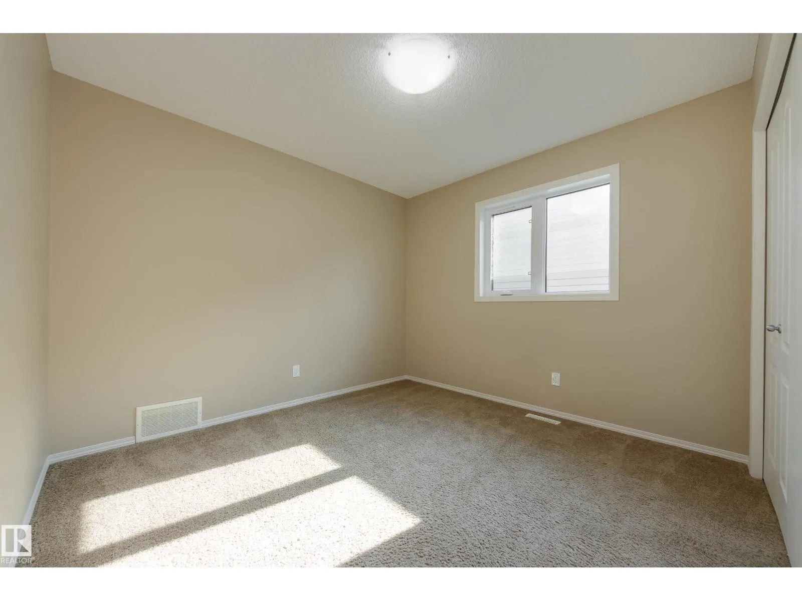 97 Santana Crescent
