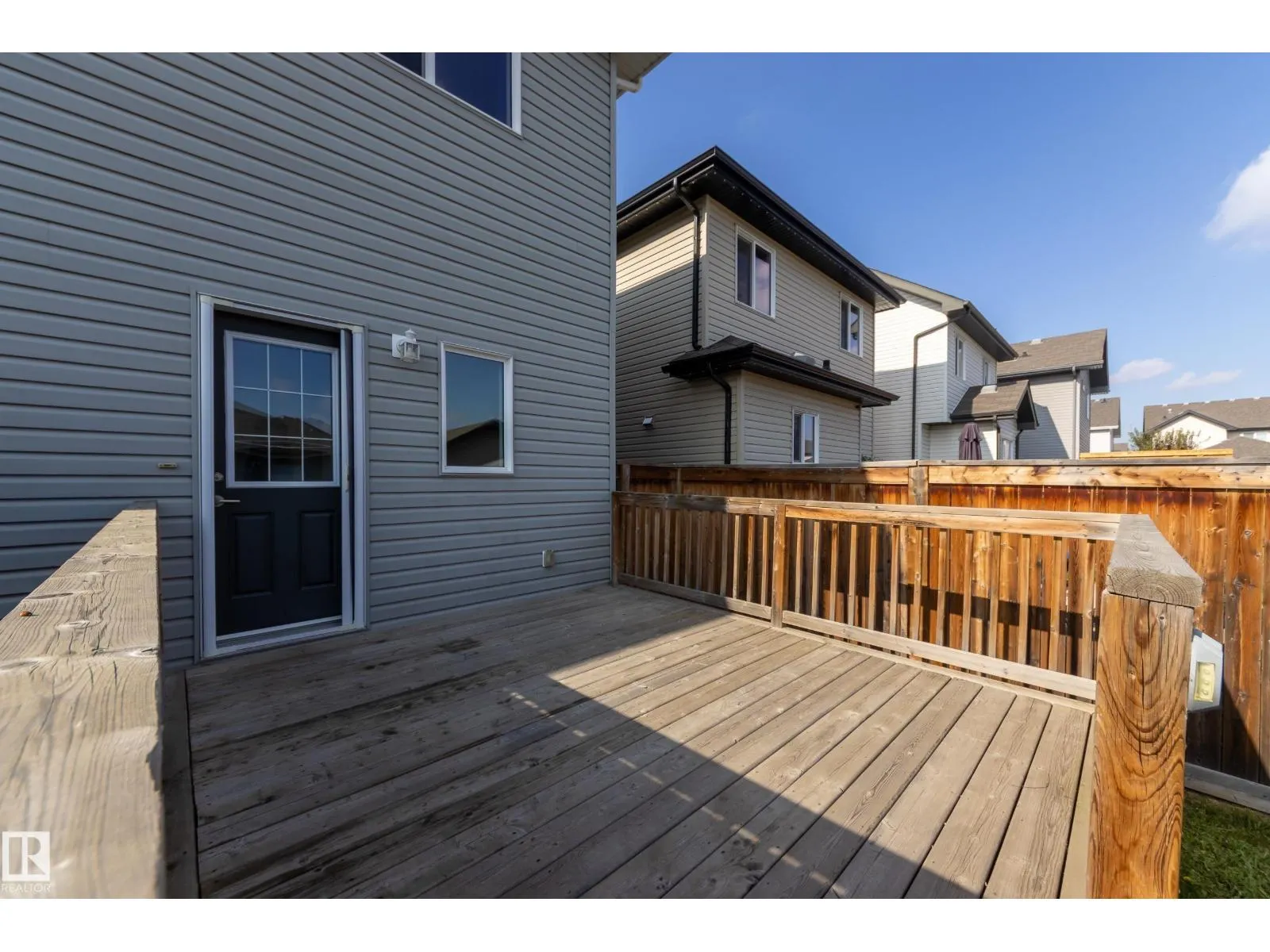 97 Santana Crescent