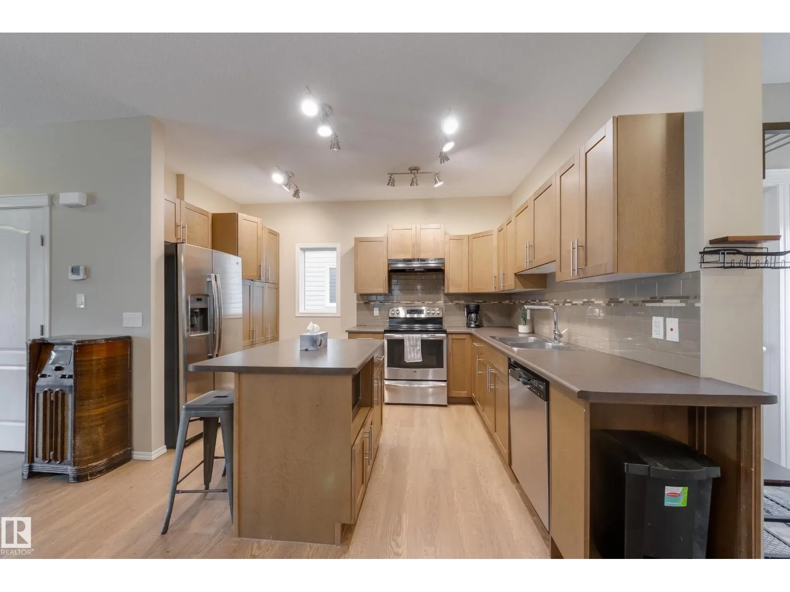 97 Santana Crescent