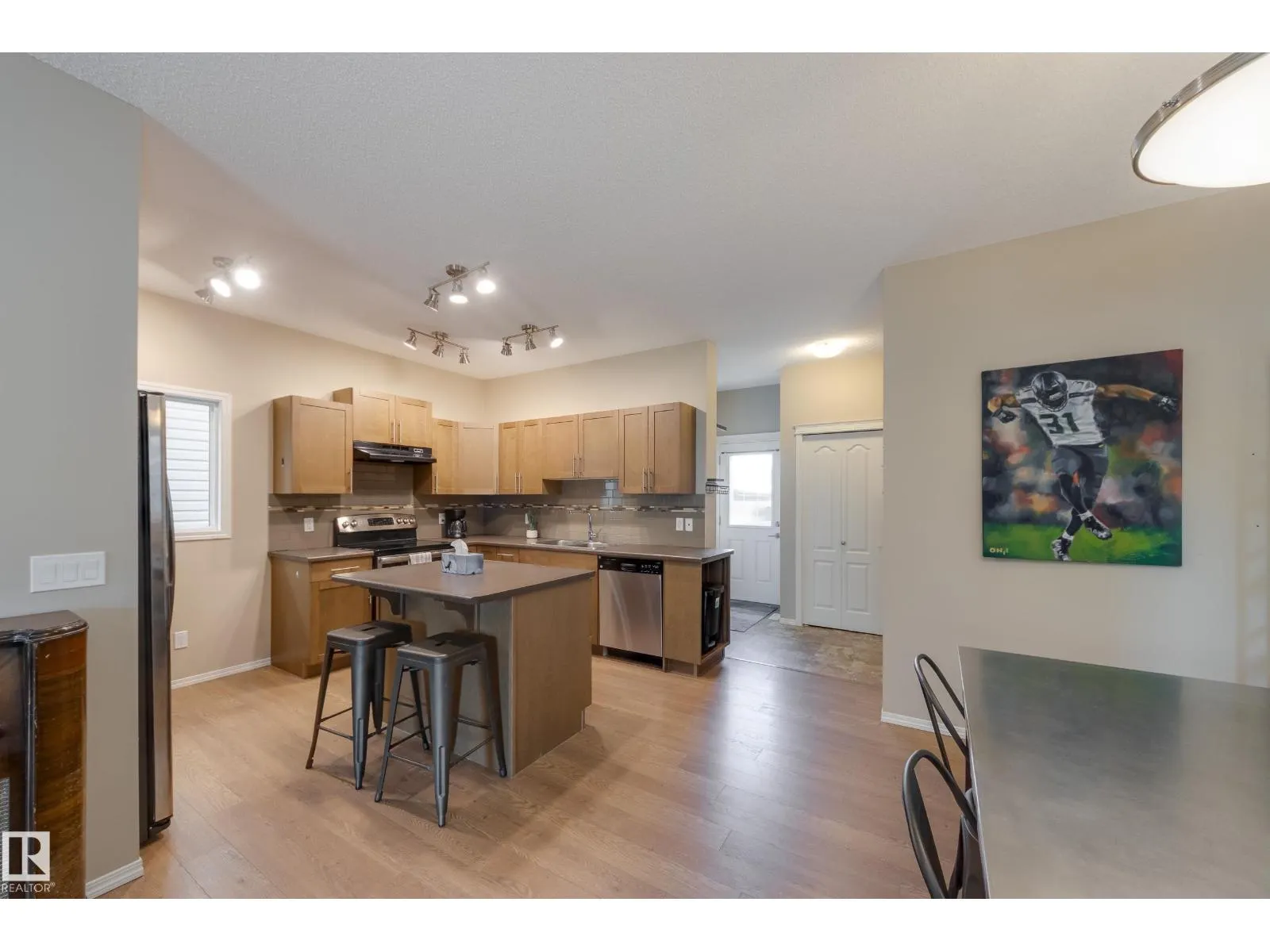 97 Santana Crescent
