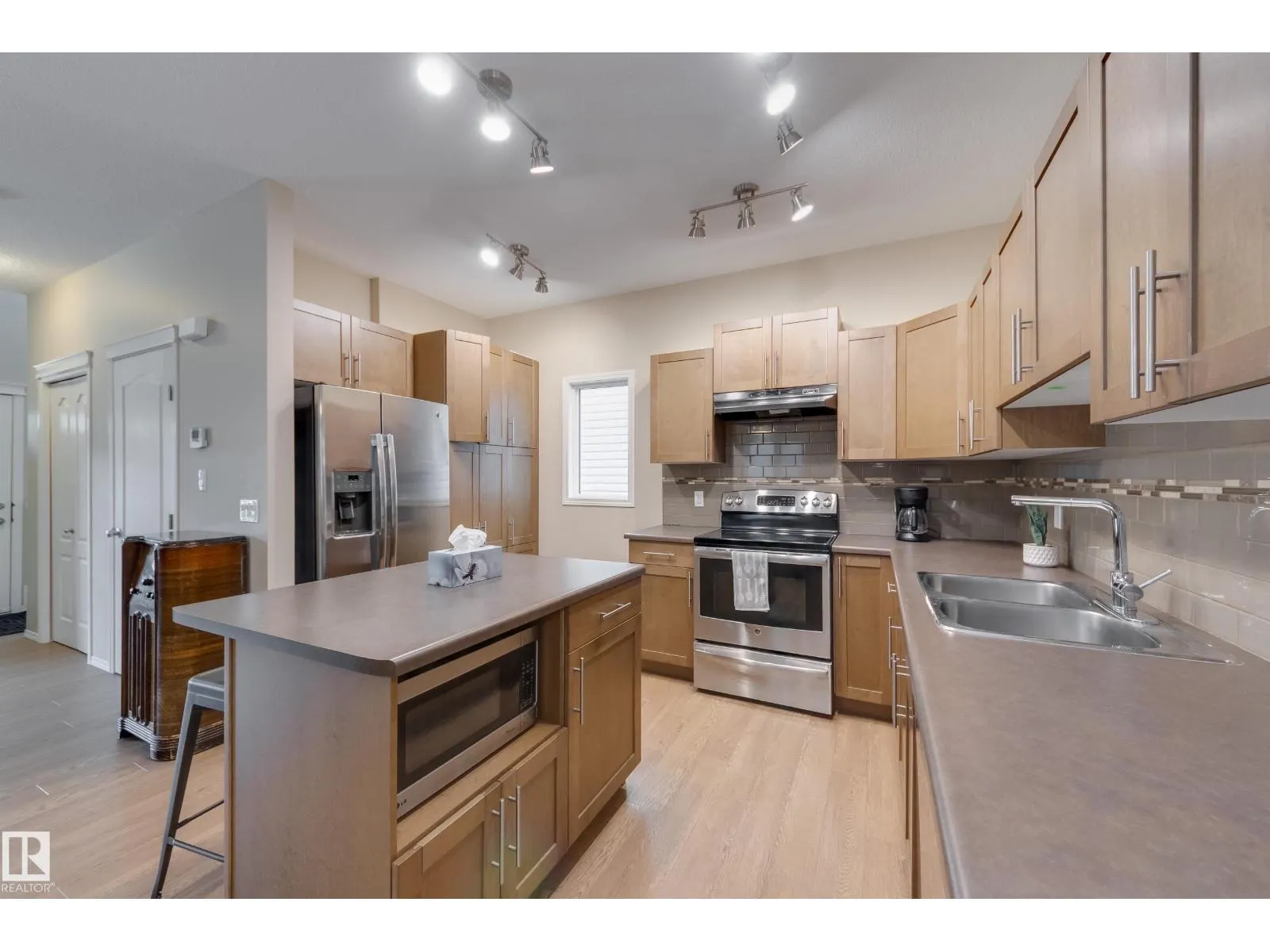 97 Santana Crescent