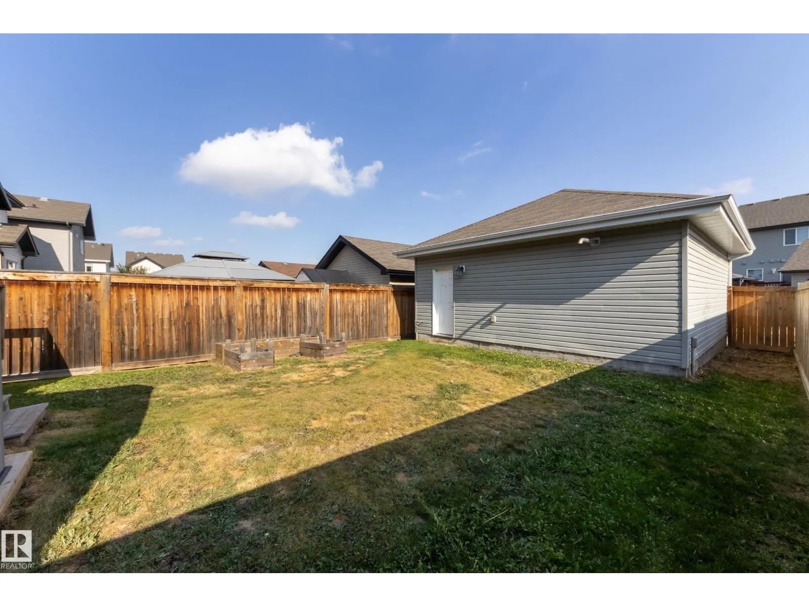 97 Santana Crescent