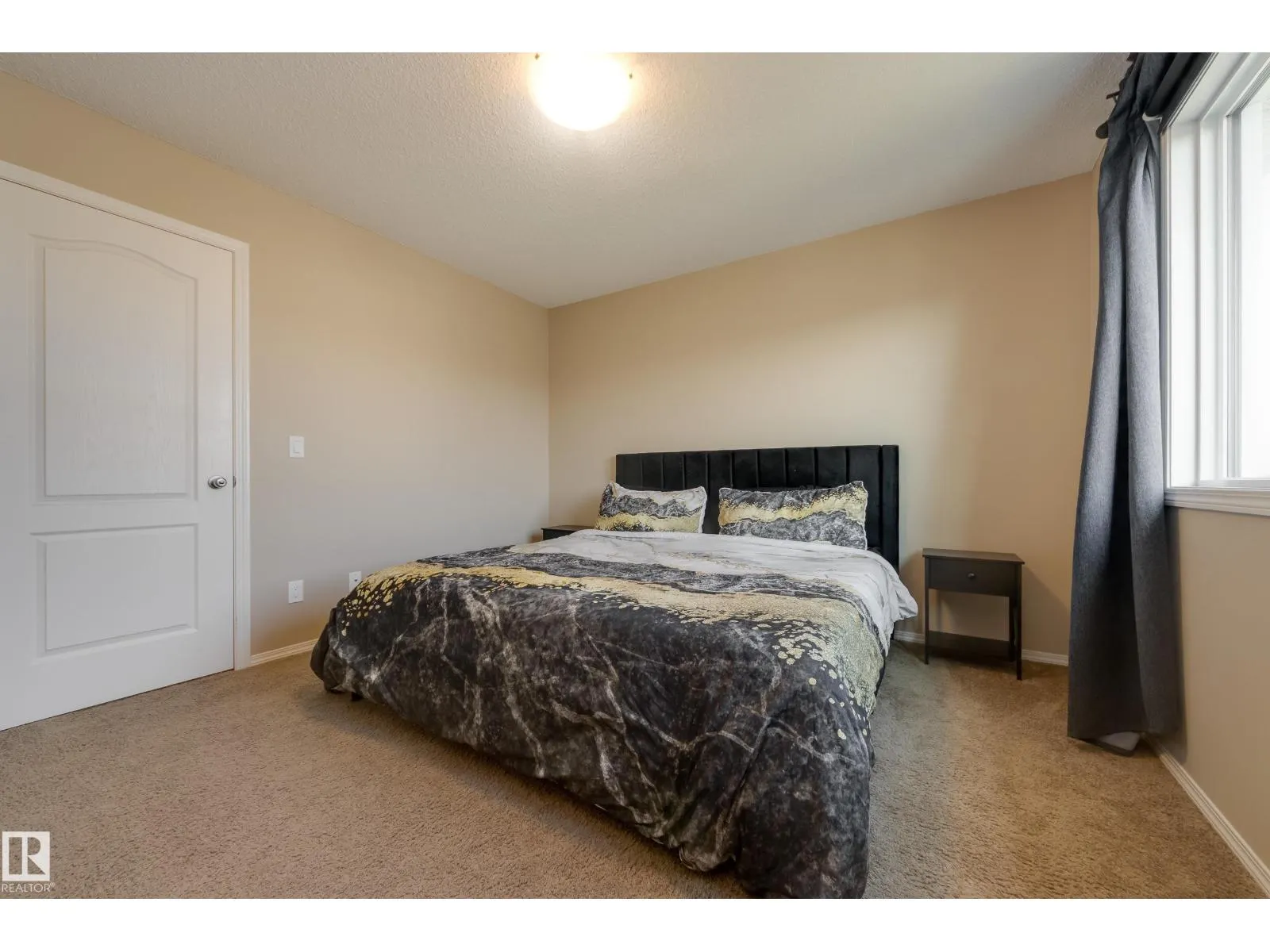 97 Santana Crescent