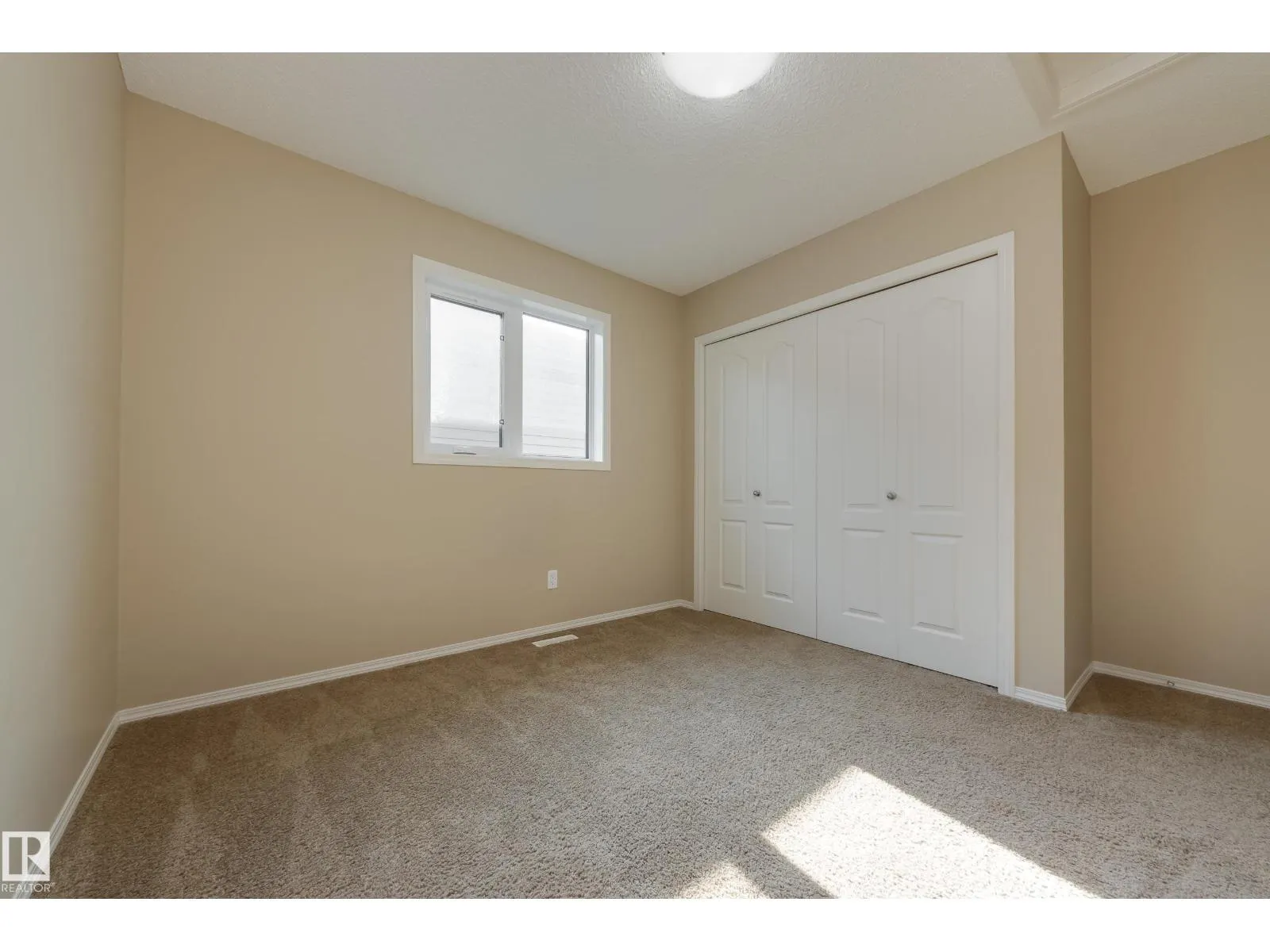 97 Santana Crescent