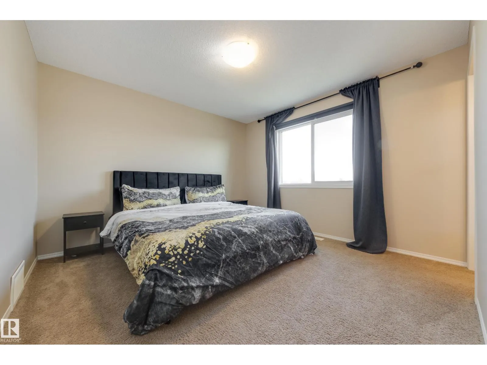 97 Santana Crescent