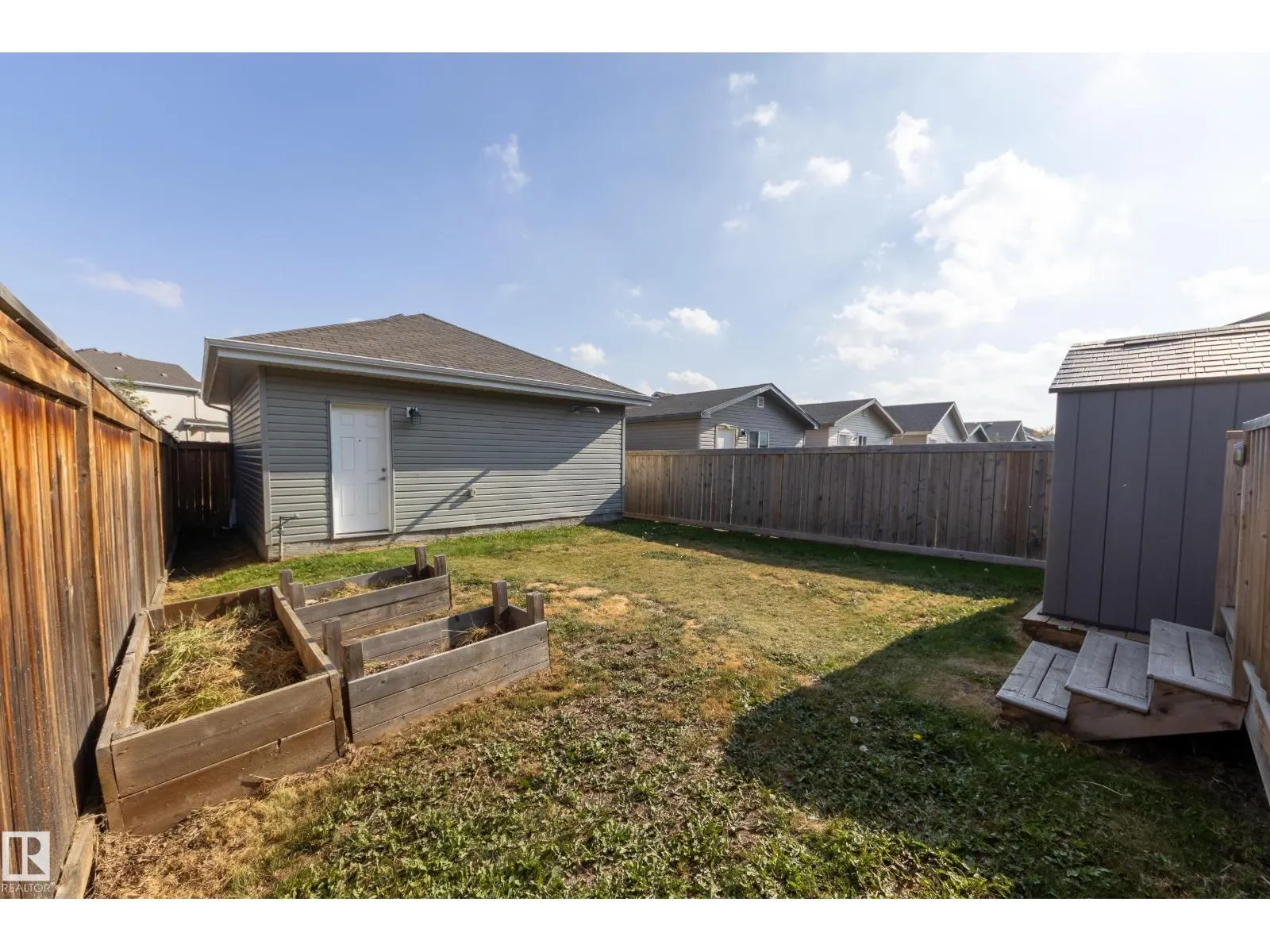 97 Santana Crescent