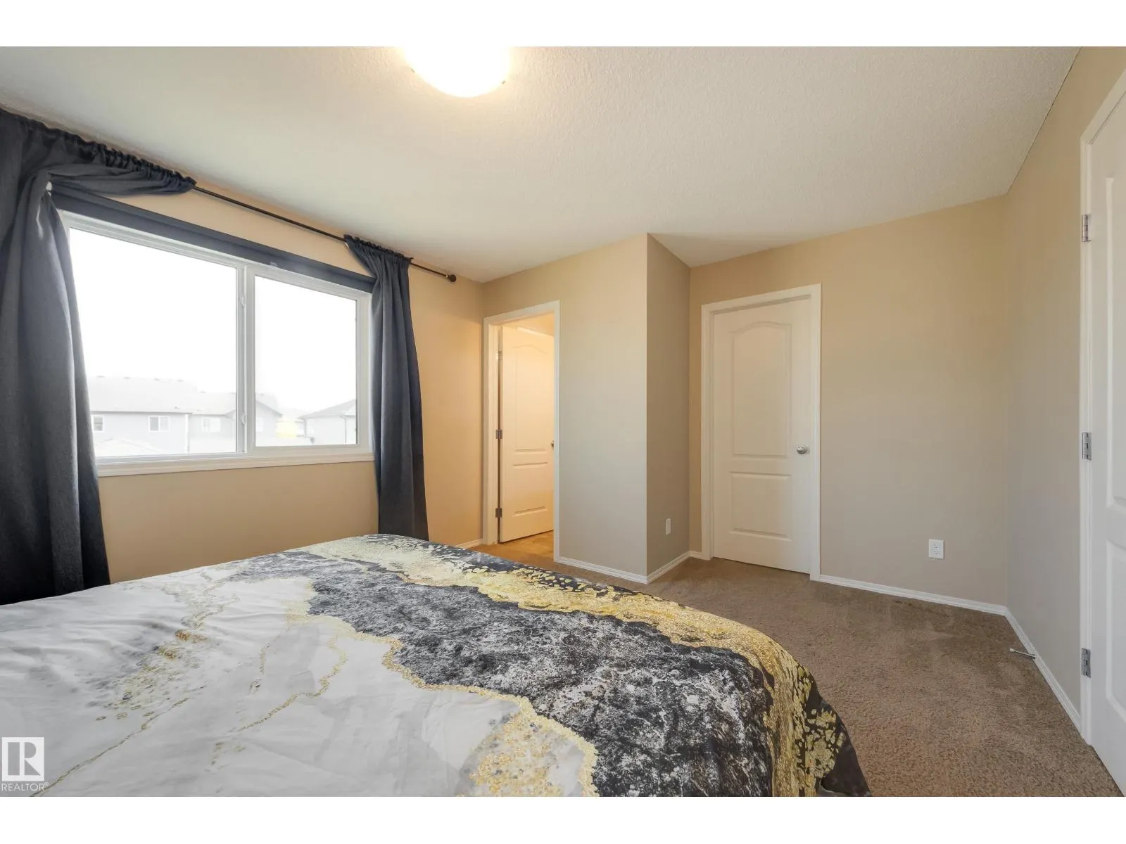 97 Santana Crescent
