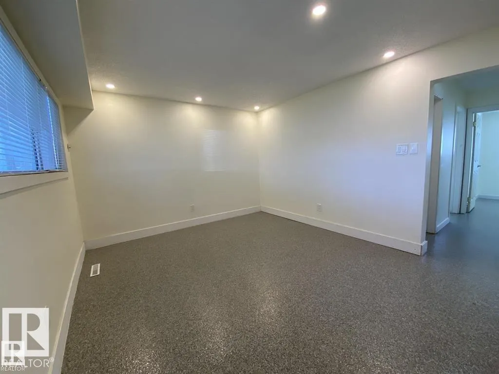 11839 45 ST NW