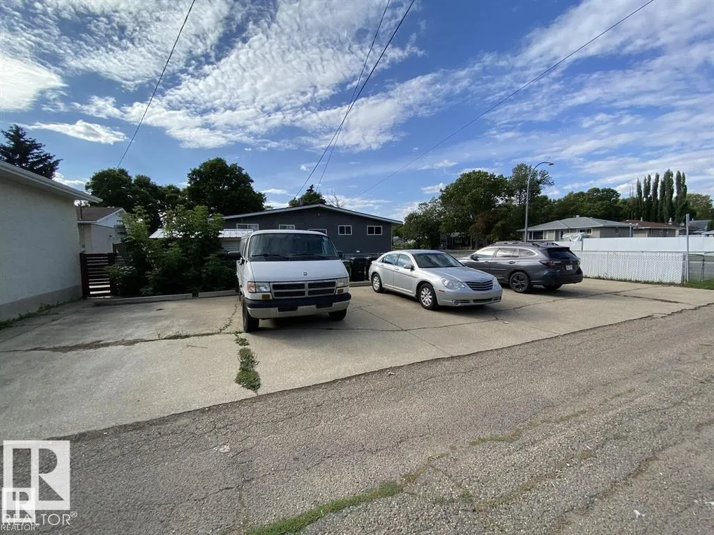 11839 45 ST NW