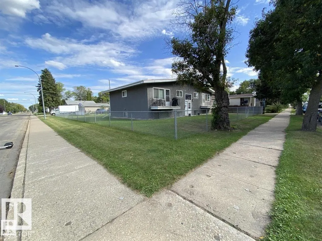 11839 45 ST NW