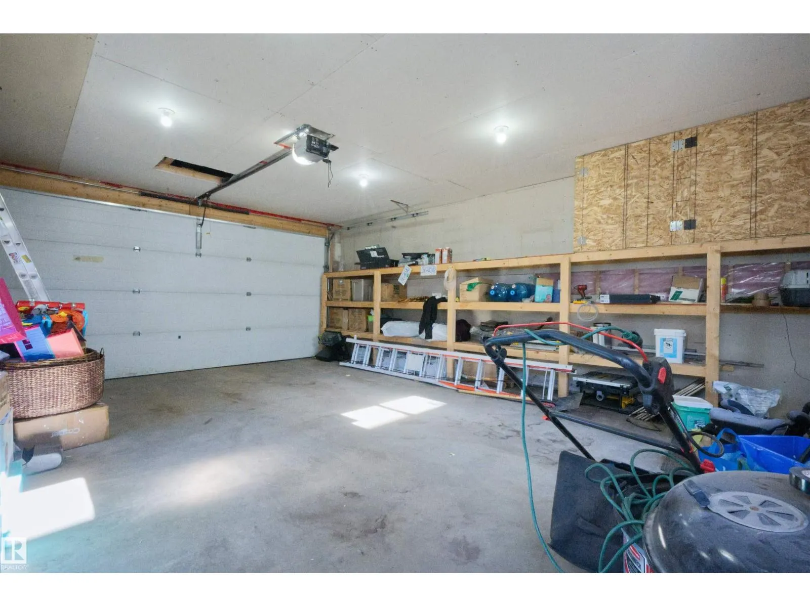 9328 107 AV NW