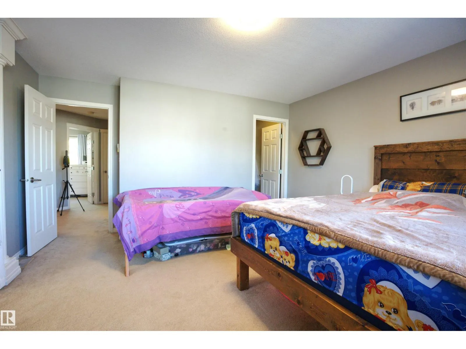 9328 107 AV NW