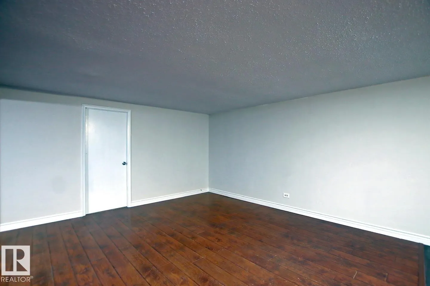 10682 61 AV NW