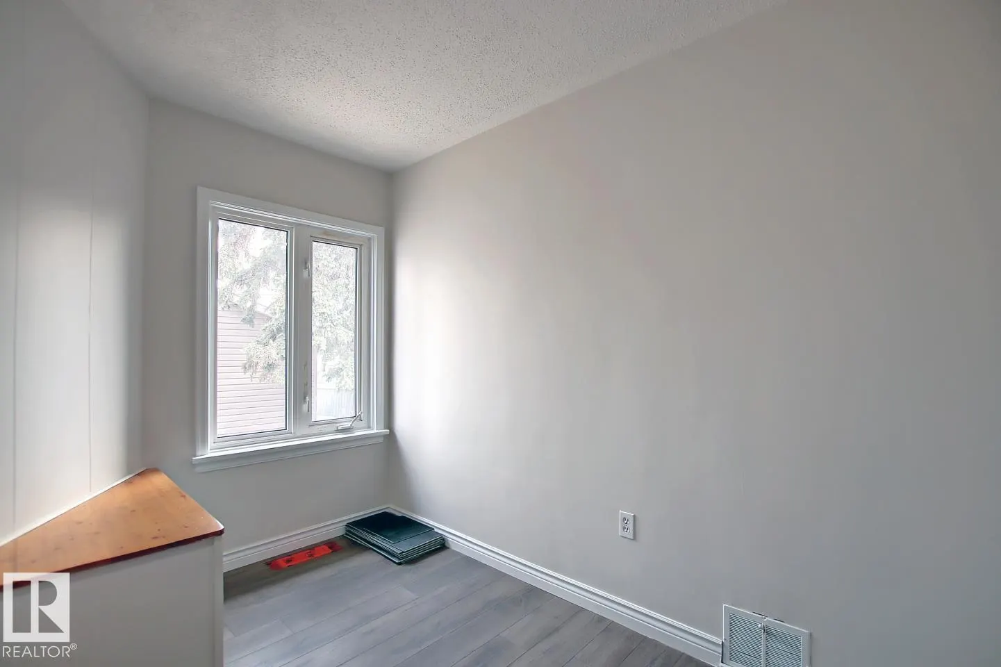 10682 61 AV NW