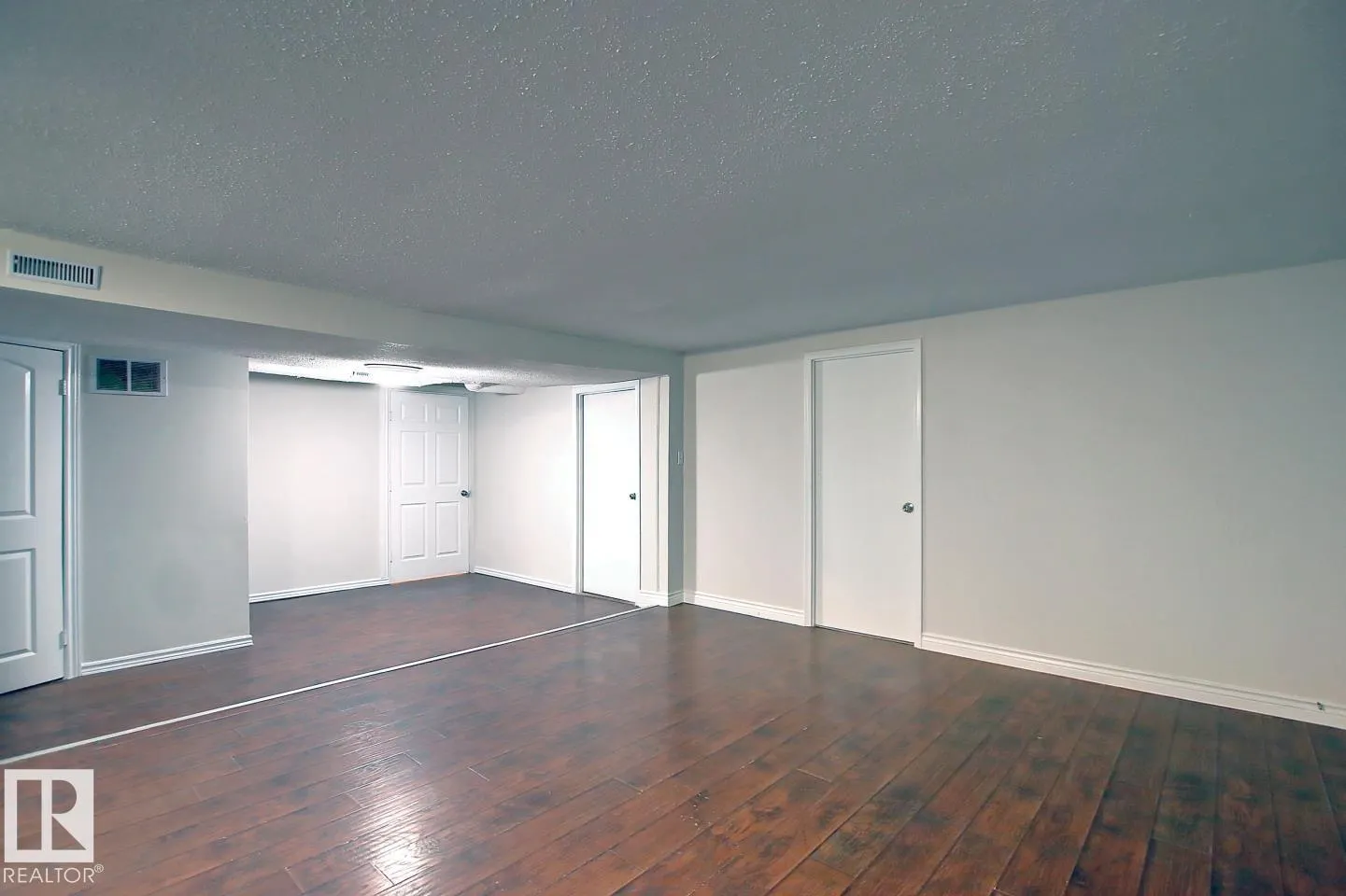 10682 61 AV NW