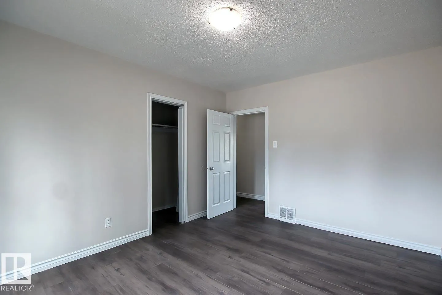 10682 61 AV NW