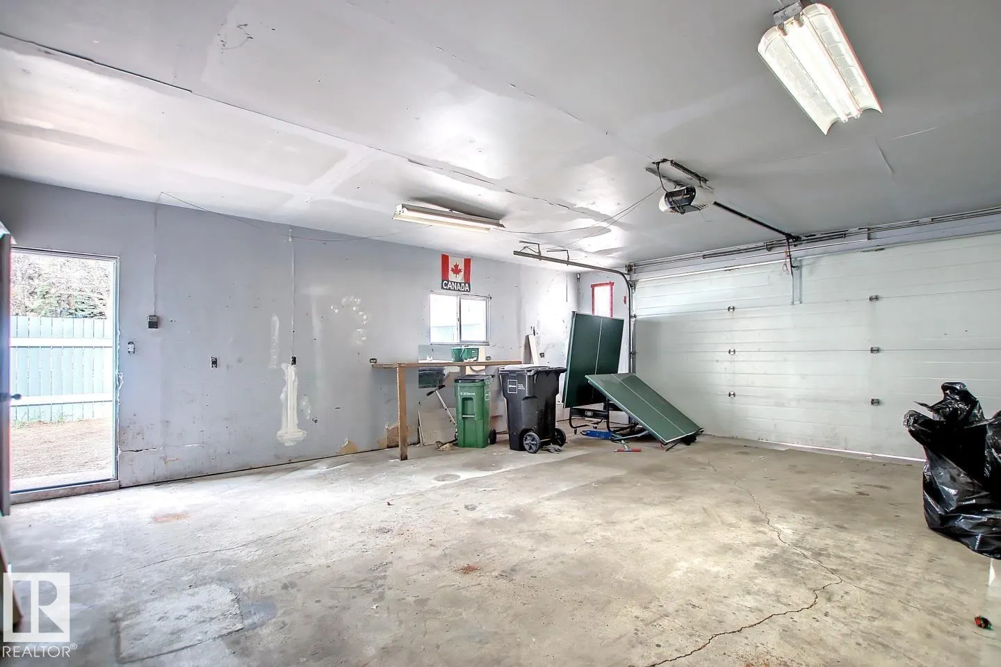 10682 61 AV NW