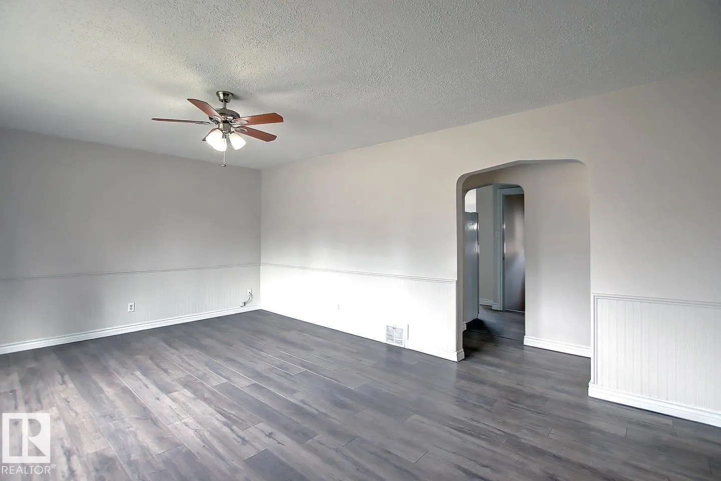 10682 61 AV NW