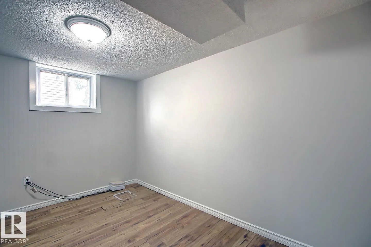 10682 61 AV NW