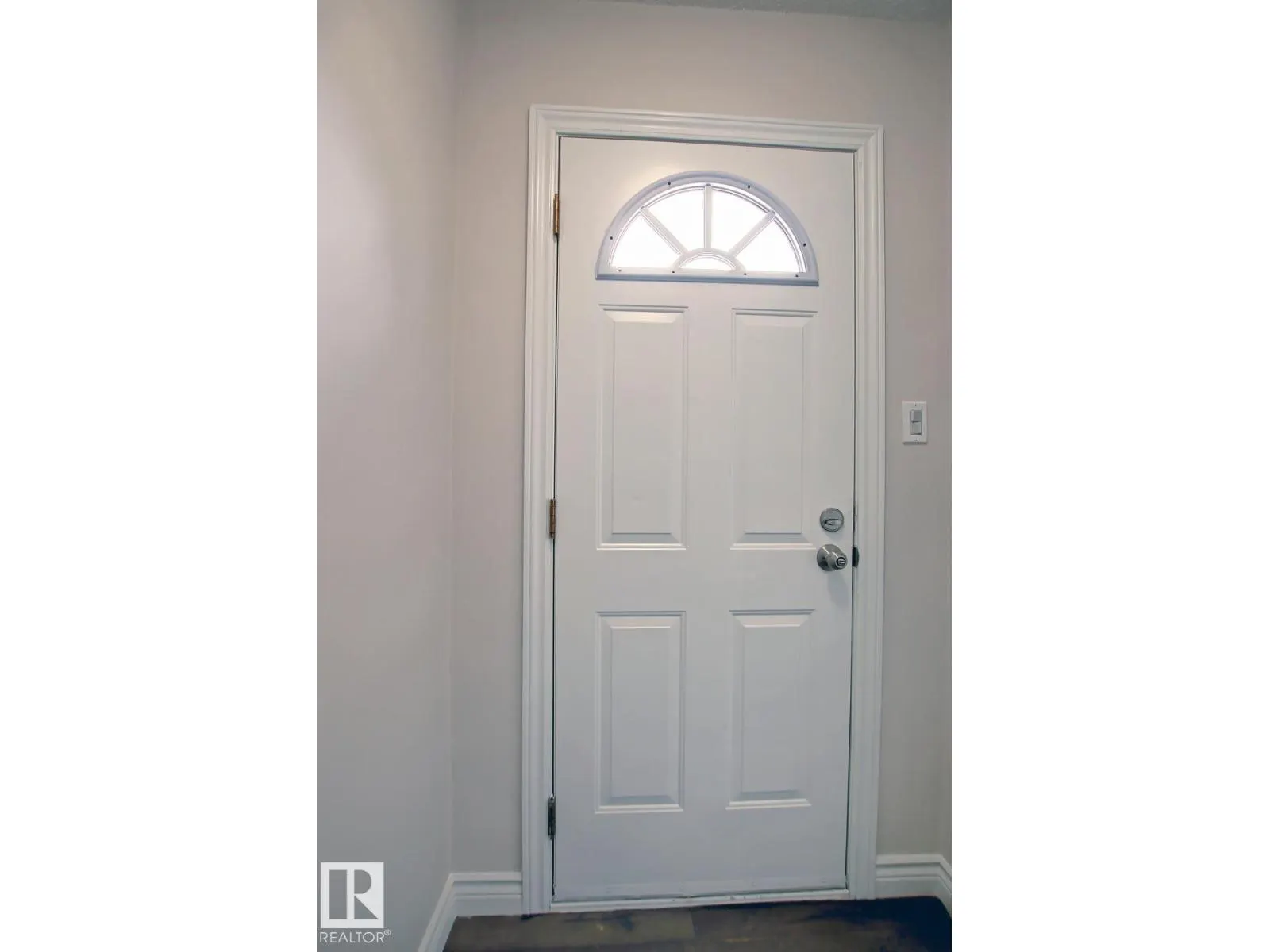10682 61 AV NW