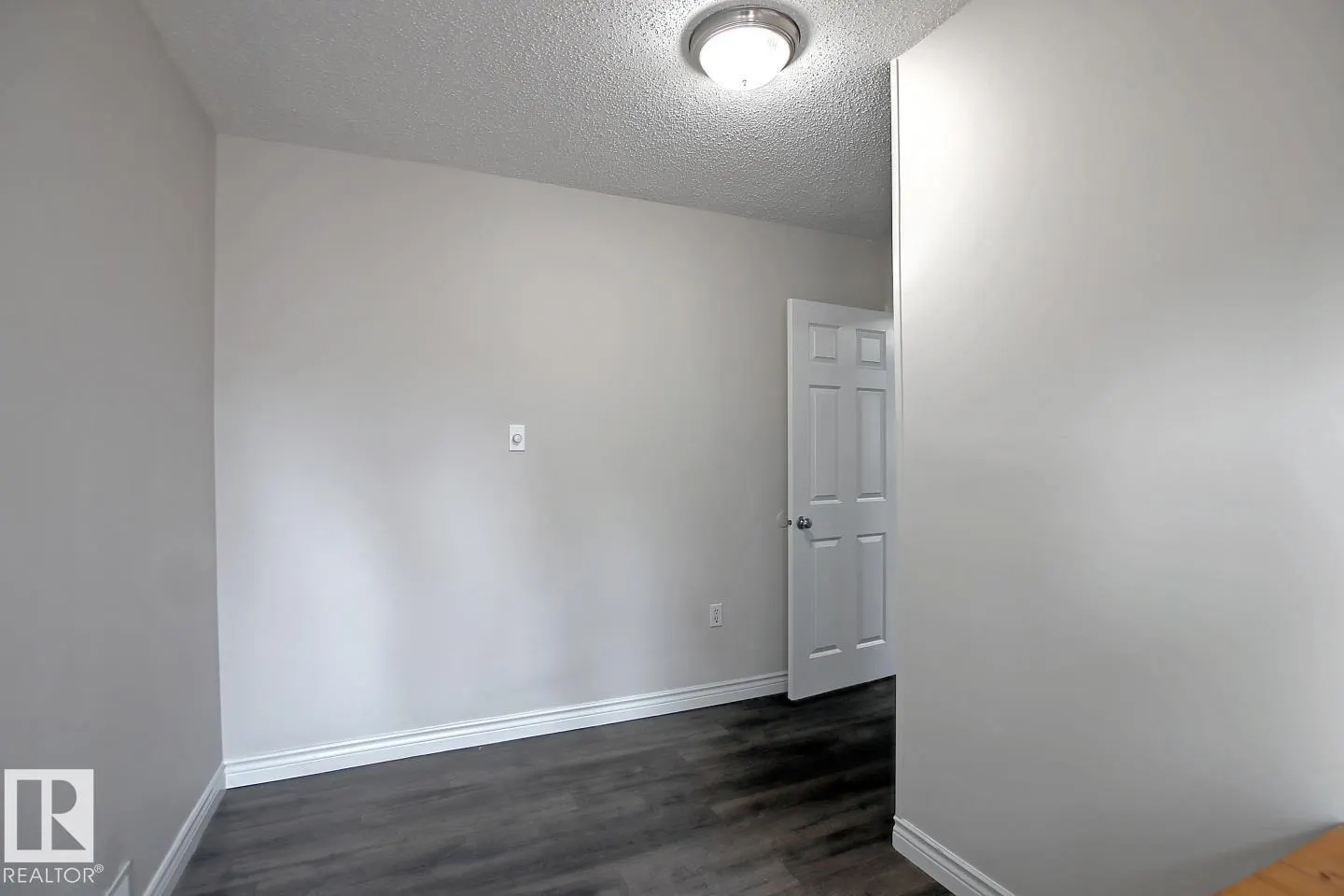 10682 61 AV NW