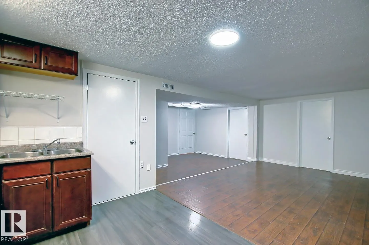 10682 61 AV NW