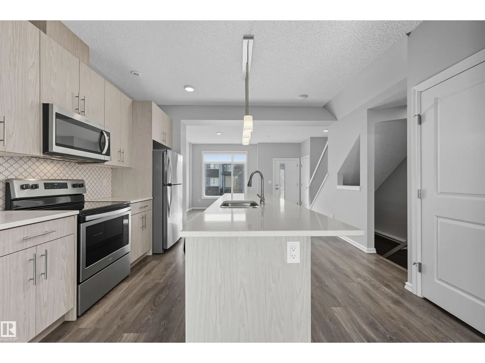 #49 804 WELSH DR SW