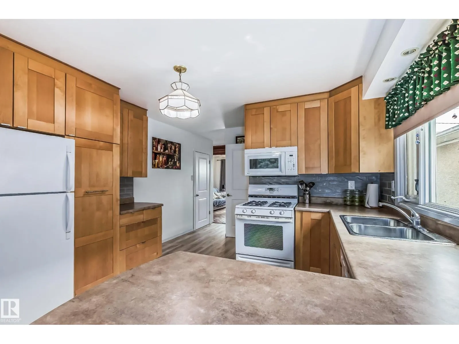 8507 56 ST NW