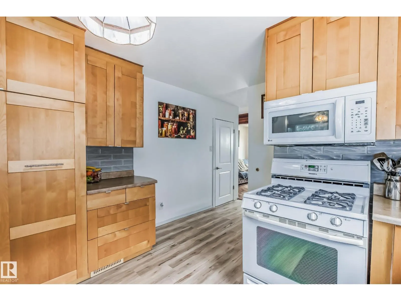 8507 56 ST NW