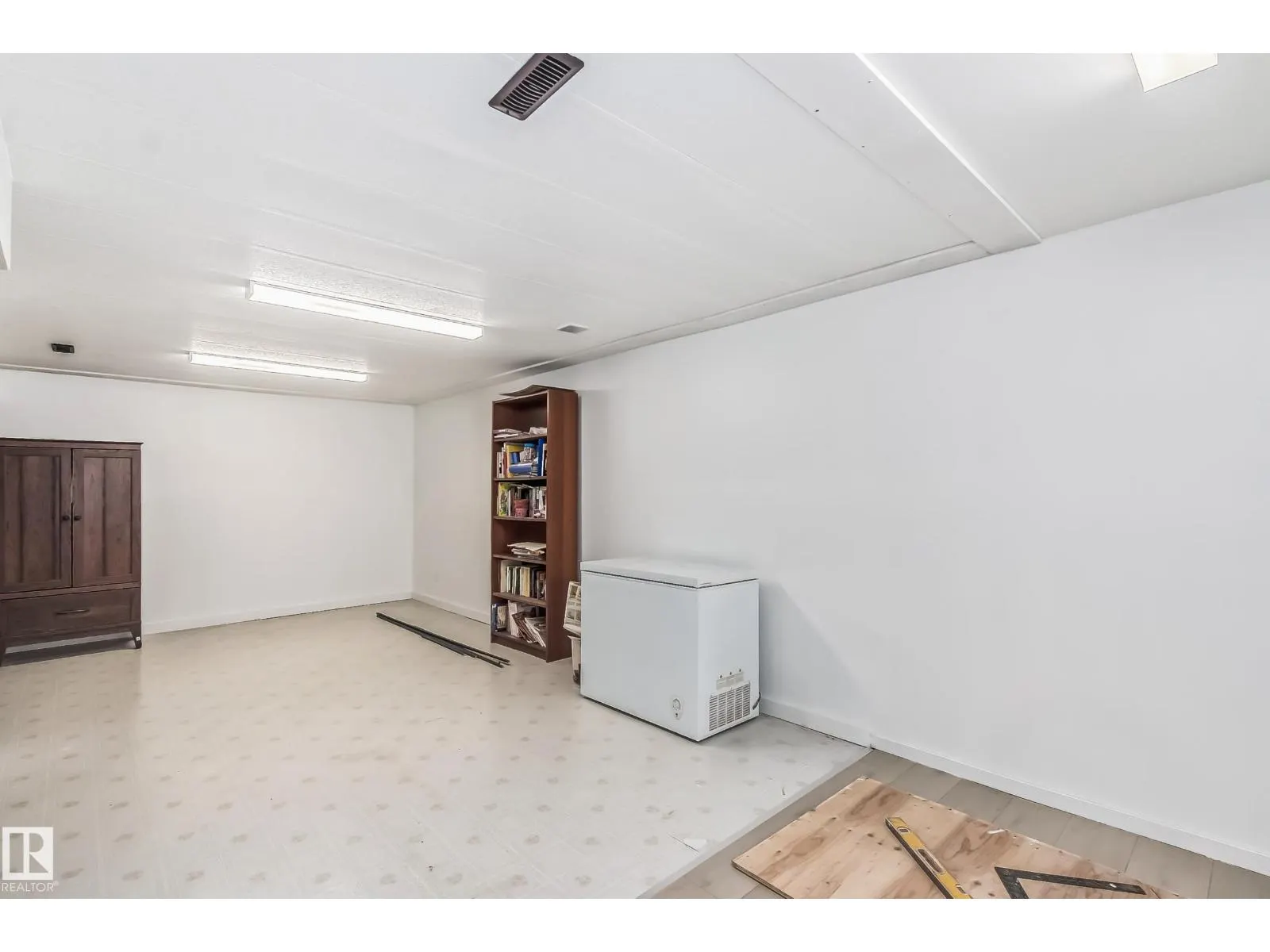 8507 56 ST NW