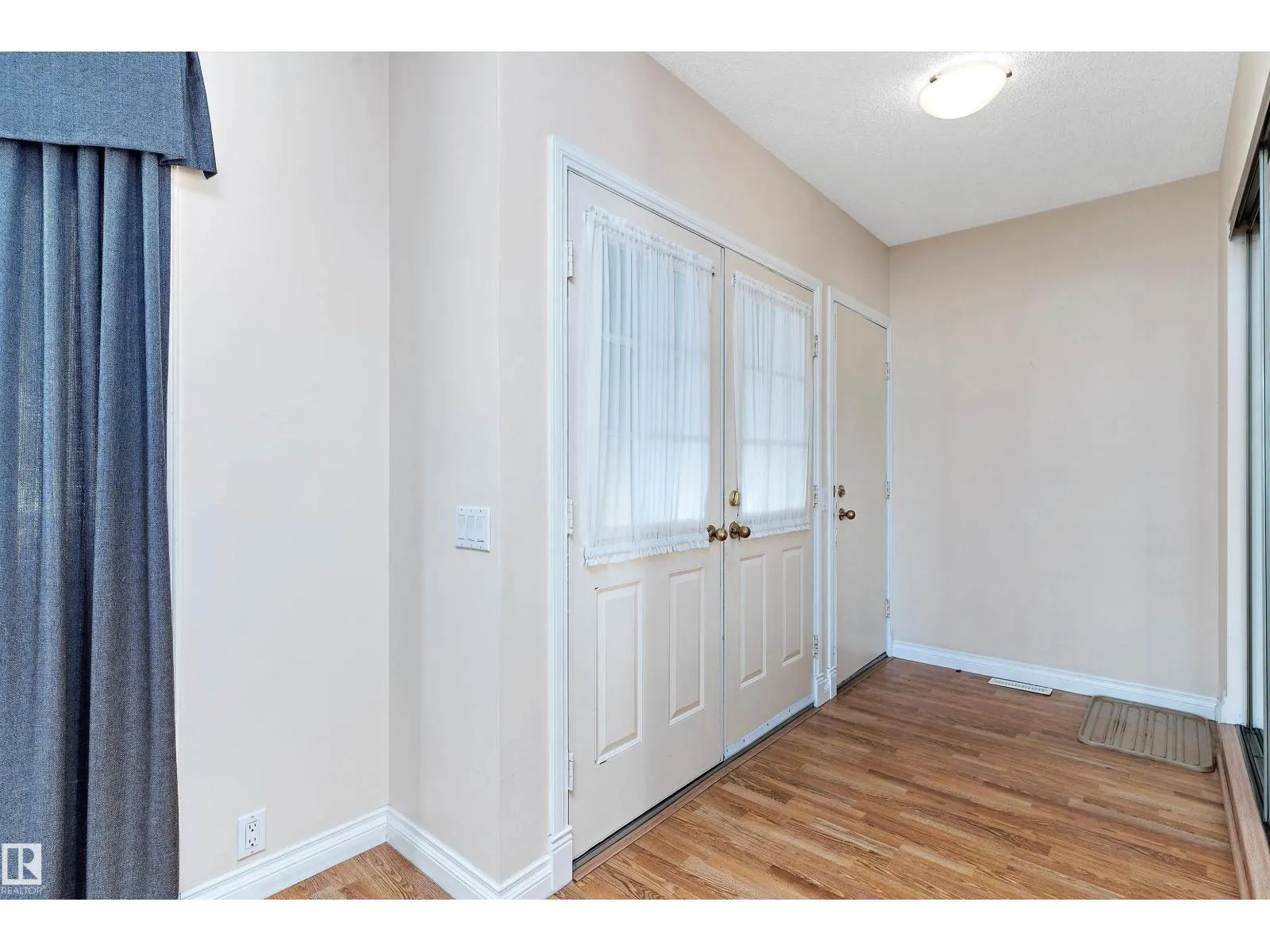 10435 14 AV NW