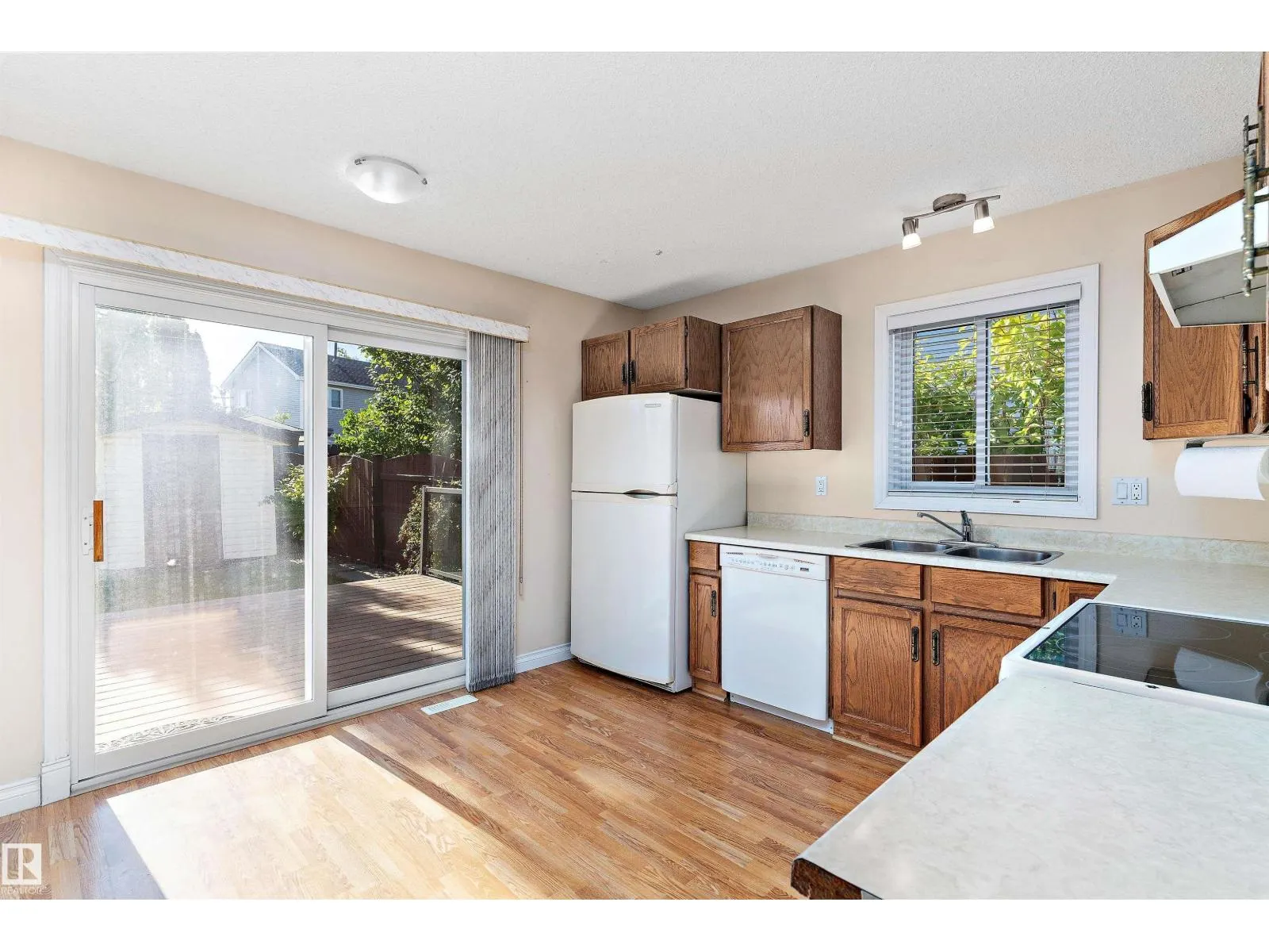 10435 14 AV NW