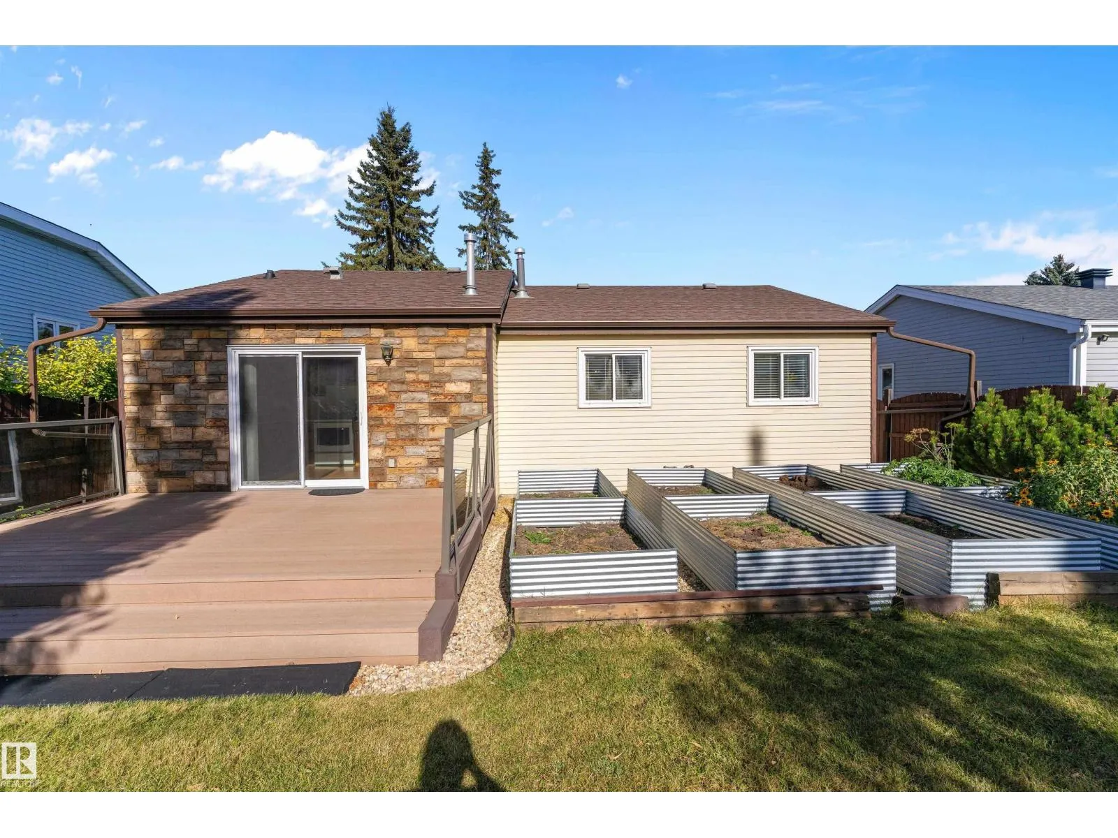 10435 14 AV NW